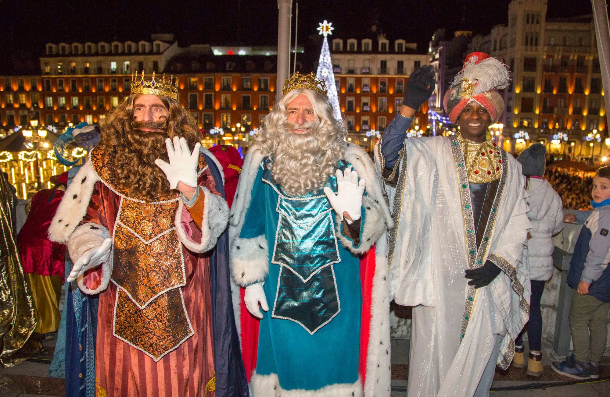 Three kings' journey to Bethlehem